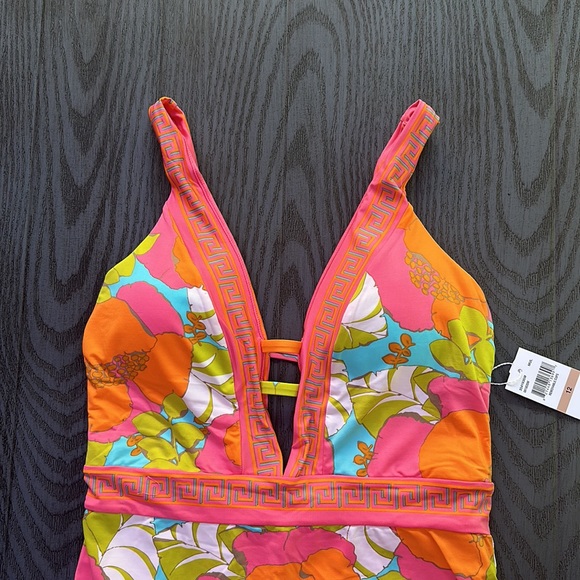 Trina Turk One Piece Swimsuit- NWT 🌴🌴 - Picture 6 of 9